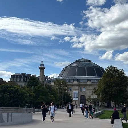 Le Petit Chatelet * פריז